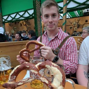 Meet your Posher, Aaron